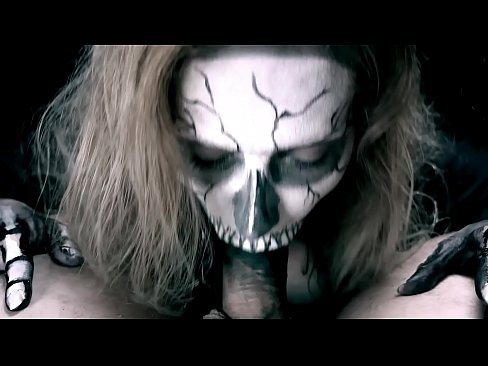 ❤️ Demon djevojka siše kurac svojim crnim ustima i guta spermu. ❌ Prekrasni porno na hr.basseyn-vsem.ru ❌❤