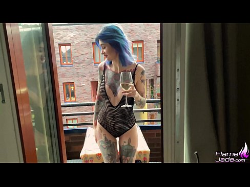 ❤️ Sjajna djevojka siše s gutljajem i strastveno jebe pod otvorenim nebom ❌ Prekrasni porno na hr.basseyn-vsem.ru ❌❤
